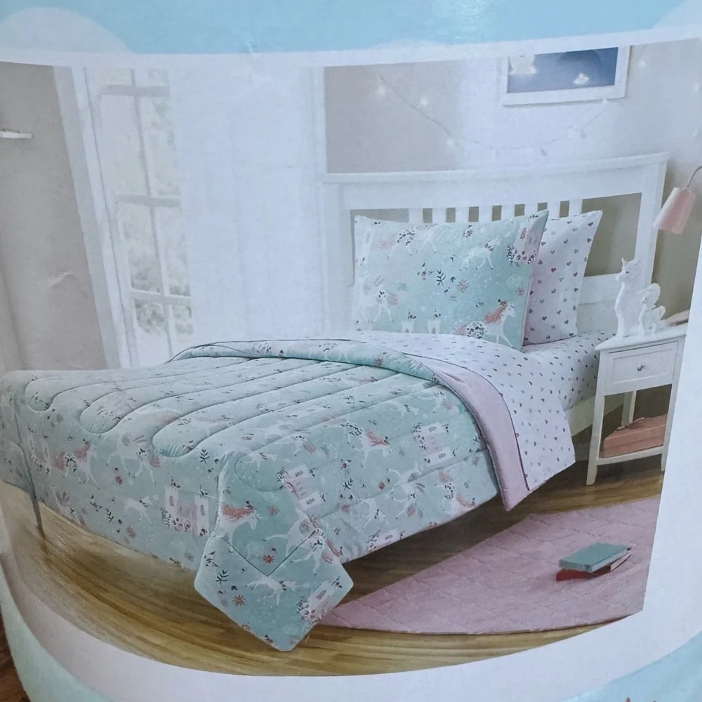New! Comfort Bay Kids Twin Bed in a Bag - Light Blue and Pink